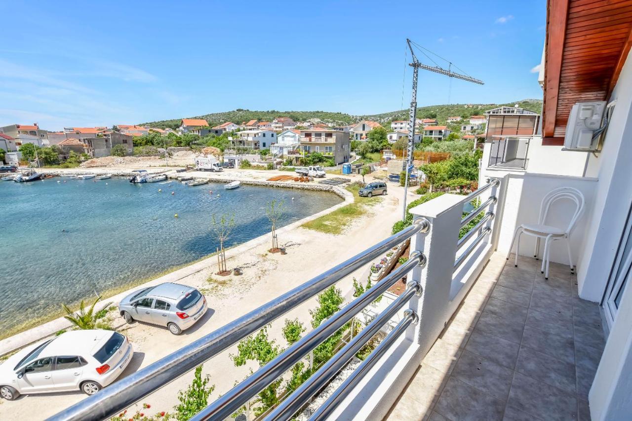 Apartment Bosiljka Рогозница Екстериор снимка